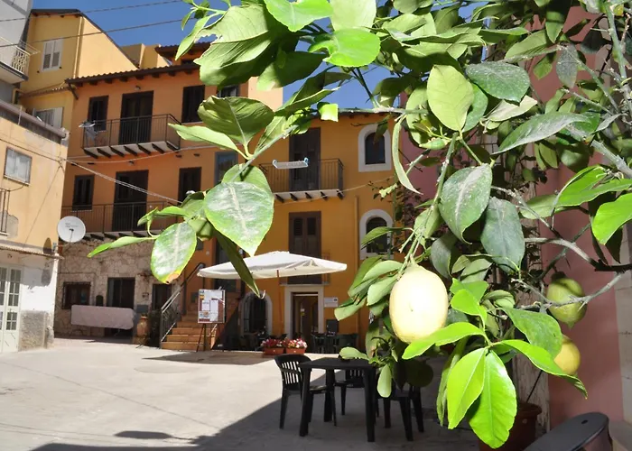 Case Albergo Al Cortiletto